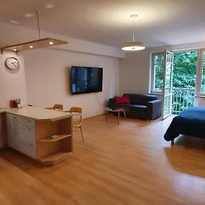 46m2 S Balkonem V Lazenskem Centru Apartment Karlsbad